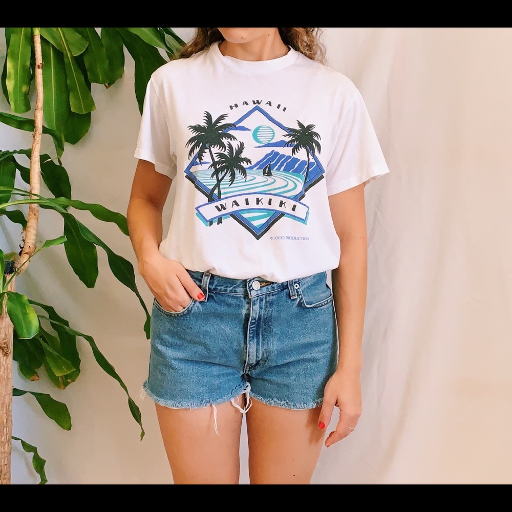 Hawaiian Vintage Graphic Tee
